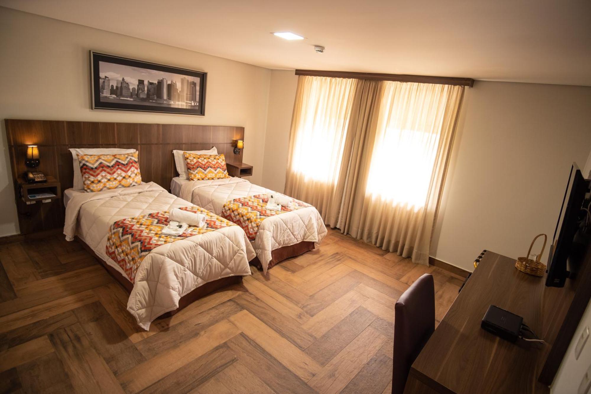 Padom Business Hotel Bragança Paulista Εξωτερικό φωτογραφία