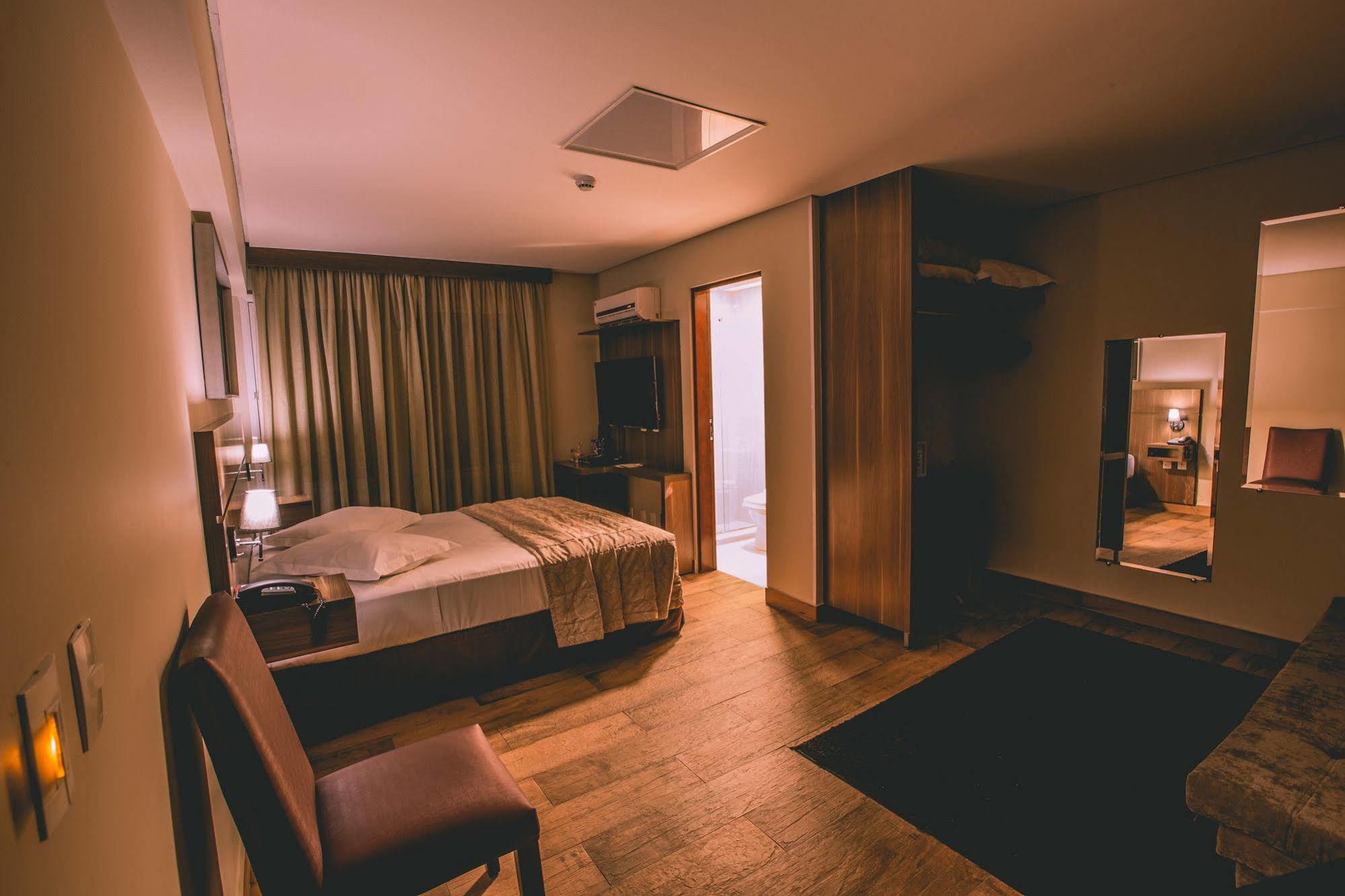 Padom Business Hotel Bragança Paulista Εξωτερικό φωτογραφία