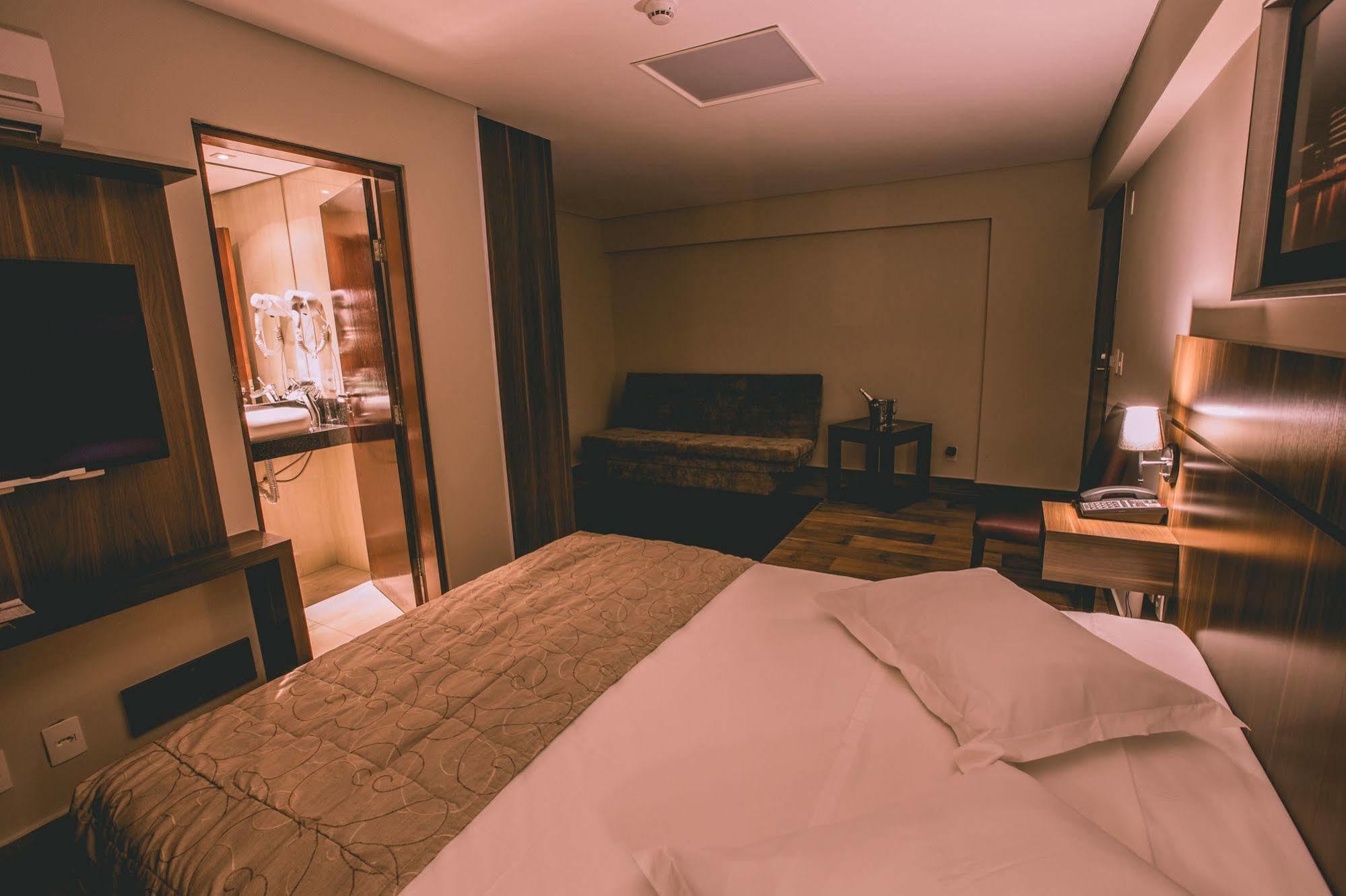 Padom Business Hotel Bragança Paulista Εξωτερικό φωτογραφία